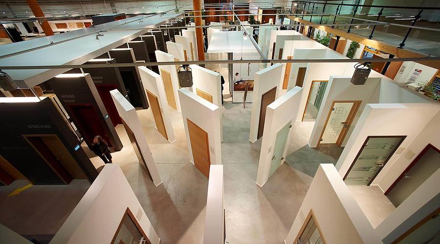 Umfangreiche Türen Ausstellung in Trier